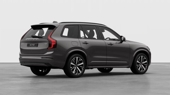 Volvo XC90 2.0 B5P Plus Edition Dark 5dr AWD Geartronic Petrol Estate - Image 3